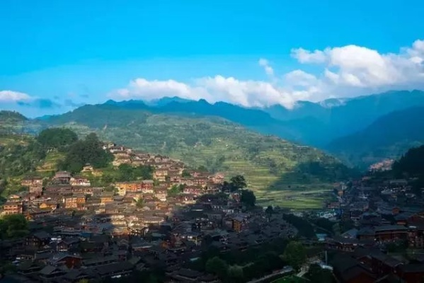 贵州现在天气适合旅游吗（贵州现在天气适合旅游吗多少度）